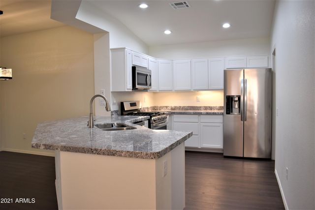 21724 N VERDE RIDGE Drive, Sun City West, AZ 85375