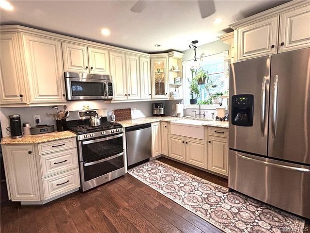 3172 Whitney Avenue, Brooklyn, NY 11229