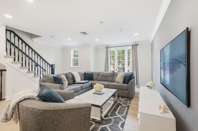 1050 E Heritage Club Circle, Delray Beach, FL 33483