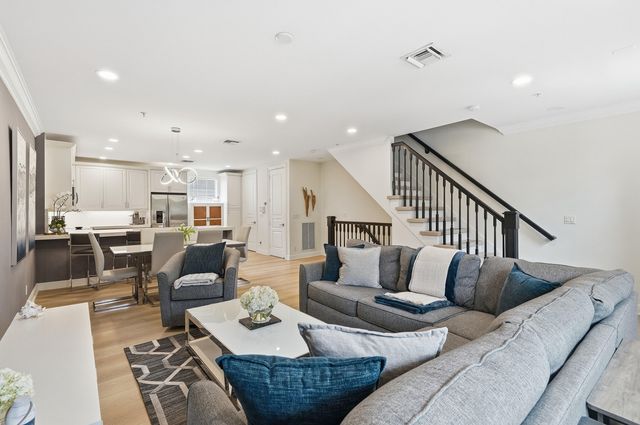 1050 E Heritage Club Circle, Delray Beach, FL 33483