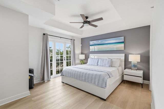 1050 E Heritage Club Circle, Delray Beach, FL 33483