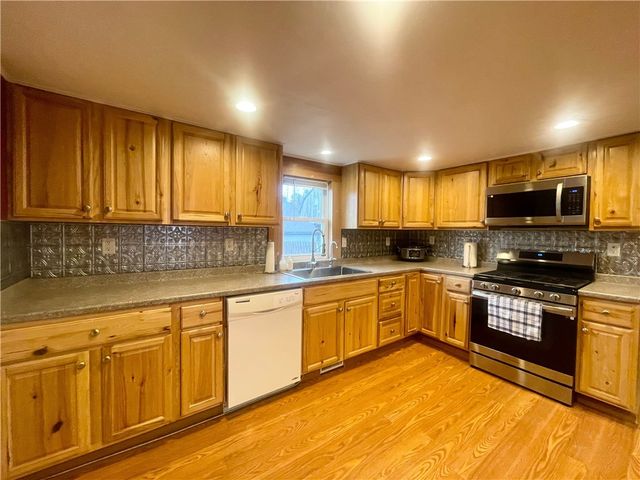 1842 East Lake Road, Spafford, NY 13152