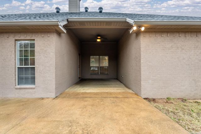 113 Summit Dr, Maumelle, AR 72113