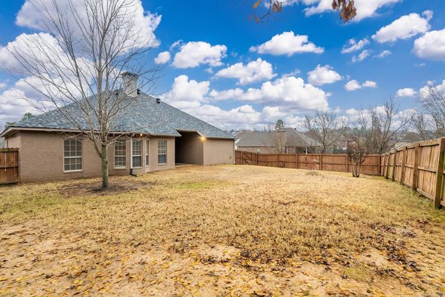 113 Summit Dr, Maumelle, AR 72113