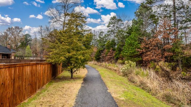 113 Summit Dr, Maumelle, AR 72113