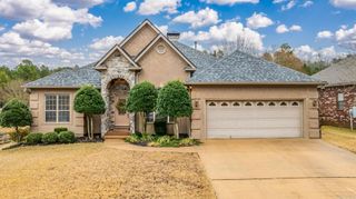113 Summit Dr, Maumelle, AR 72113