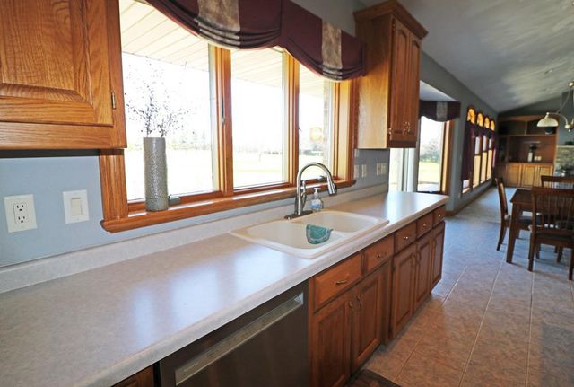 W1652 COUNTY RD J, De Pere, WI 54115