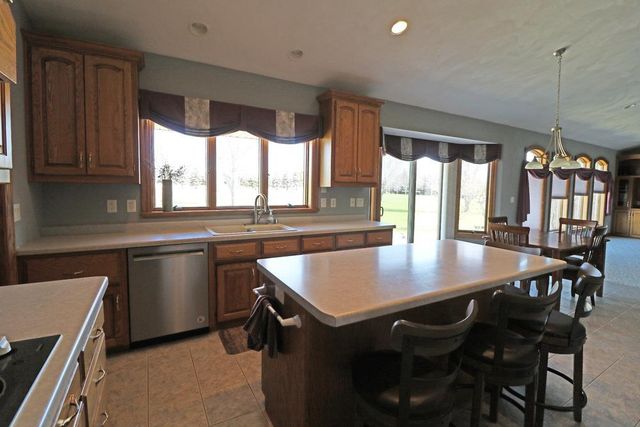 W1652 COUNTY RD J, De Pere, WI 54115