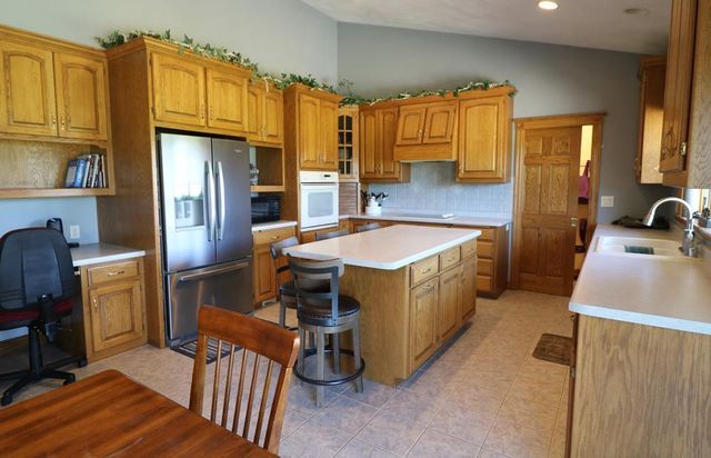 W1652 COUNTY RD J, De Pere, WI 54115