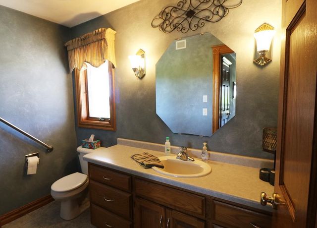 W1652 COUNTY RD J, De Pere, WI 54115