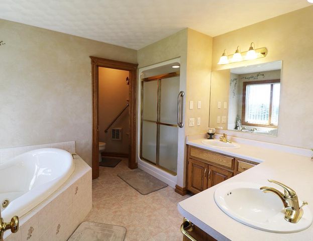 W1652 COUNTY RD J, De Pere, WI 54115