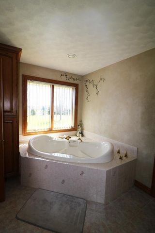 W1652 COUNTY RD J, De Pere, WI 54115