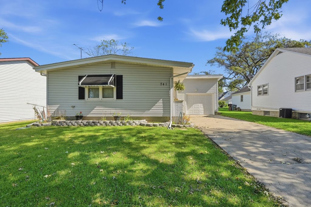 741 Elliott Street, Beecher, IL 60401 — exterior
