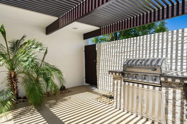 2515 E Jacaranda Road, Palm Springs, CA 92264