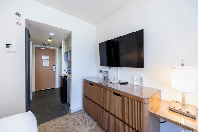 410 Atkinson Drive 655, Honolulu, HI 96814