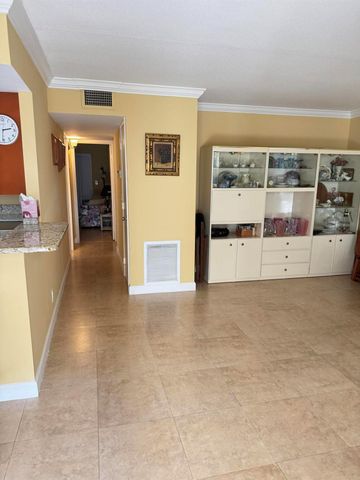 680 Saxony O, Delray Beach, FL 33446