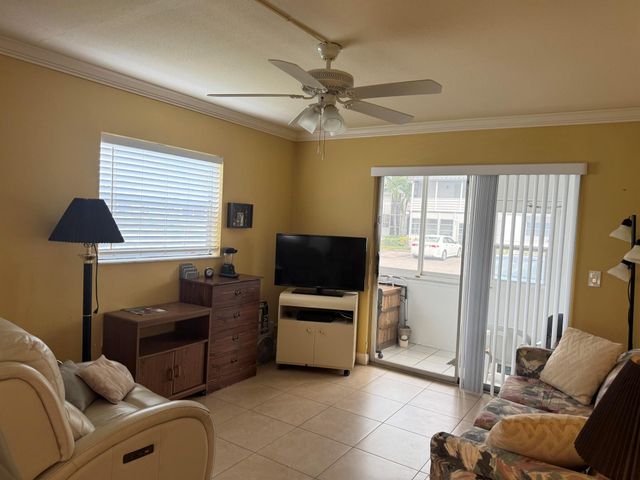 680 Saxony O, Delray Beach, FL 33446
