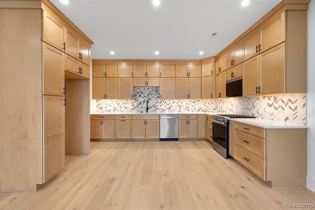 412 S Center Street, Northville, MI 48167