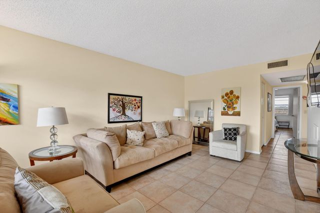 4008 Hythe A, Boca Raton, FL 33434
