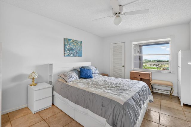 4008 Hythe A, Boca Raton, FL 33434