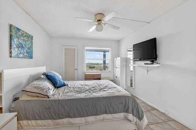 4008 Hythe A, Boca Raton, FL 33434