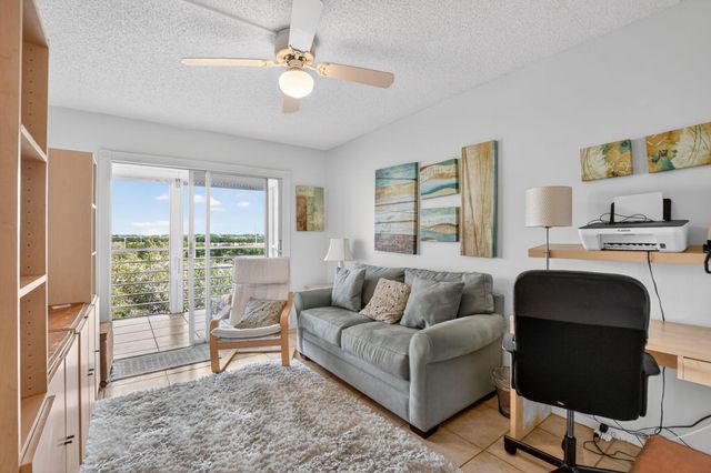 4008 Hythe A, Boca Raton, FL 33434