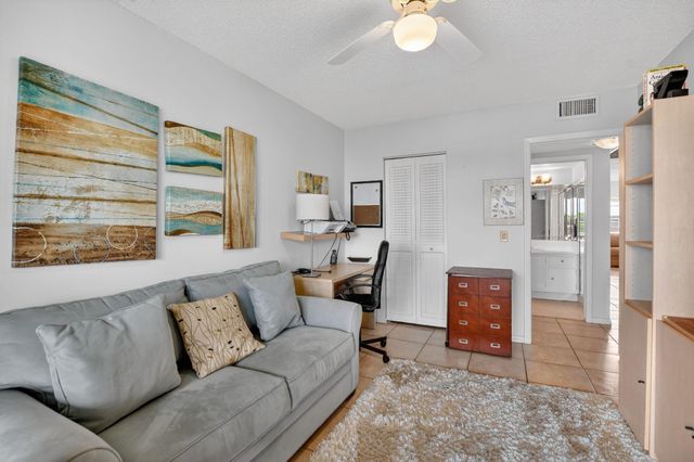 4008 Hythe A, Boca Raton, FL 33434