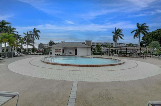 4008 Hythe A, Boca Raton, FL 33434