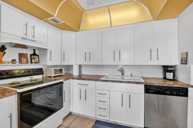 4008 Hythe A, Boca Raton, FL 33434