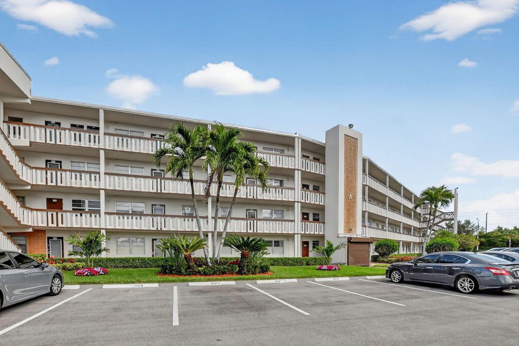 4008 Hythe A, Boca Raton, FL 33434