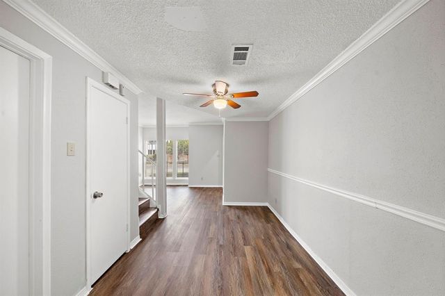 7700 Creekbend Drive 88, Houston, TX 77071
