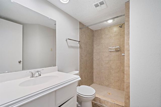 7700 Creekbend Drive 88, Houston, TX 77071