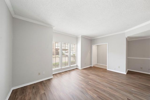7700 Creekbend Drive 88, Houston, TX 77071