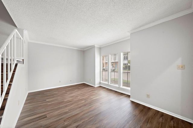 7700 Creekbend Drive 88, Houston, TX 77071