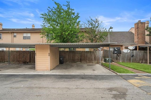 7700 Creekbend Drive 88, Houston, TX 77071