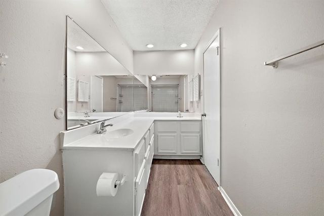 7700 Creekbend Drive 88, Houston, TX 77071