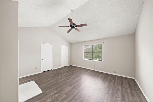 7700 Creekbend Drive 88, Houston, TX 77071