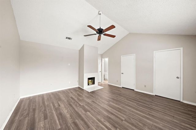 7700 Creekbend Drive 88, Houston, TX 77071