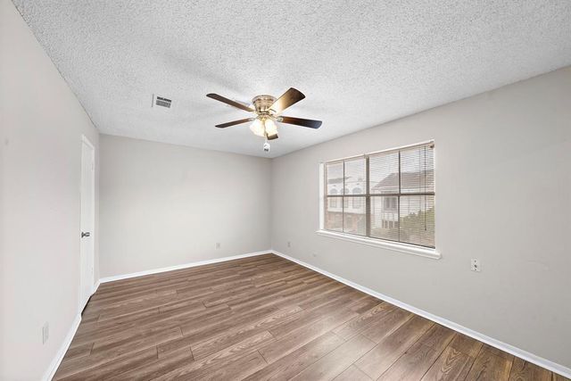 7700 Creekbend Drive 88, Houston, TX 77071