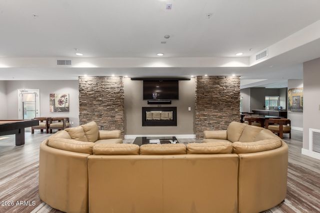 5450 E DEER VALLEY Drive 1209, Phoenix, AZ 85054