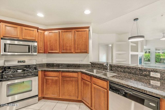 5450 E DEER VALLEY Drive 1209, Phoenix, AZ 85054