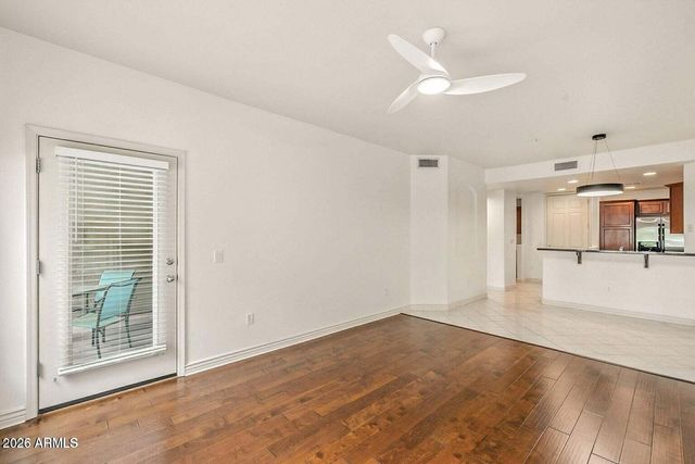 5450 E DEER VALLEY Drive 1209, Phoenix, AZ 85054