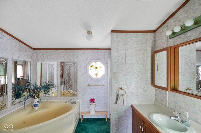 4697 W Ridge Drive, Columbus, IN 47203