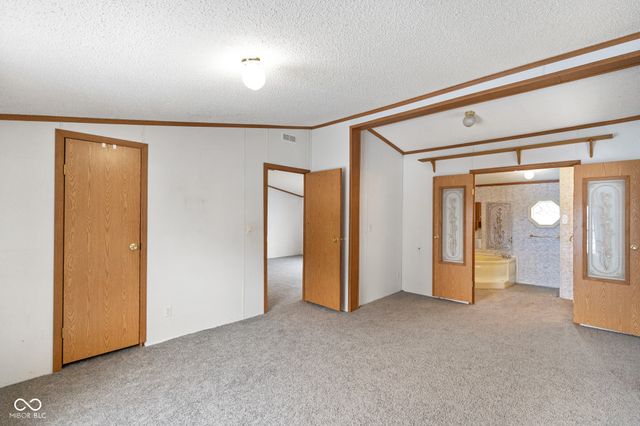 4697 W Ridge Drive, Columbus, IN 47203