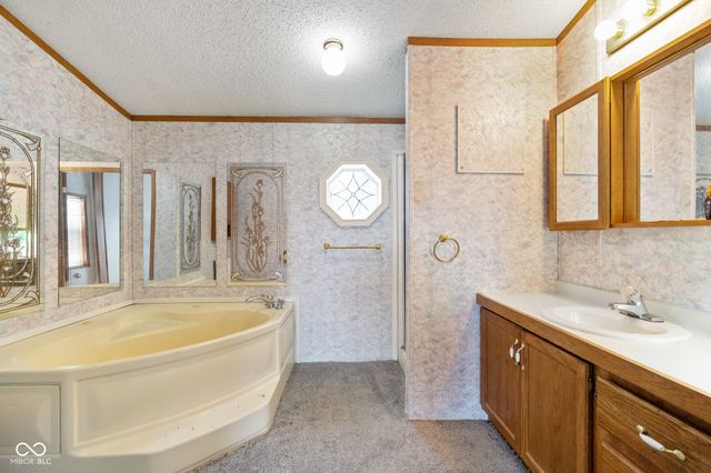 4697 W Ridge Drive, Columbus, IN 47203