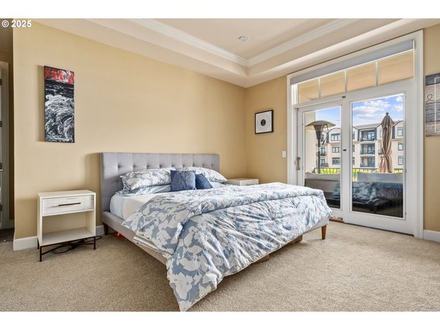 707 N HAYDEN ISLAND Dr 223, Portland, OR 97217