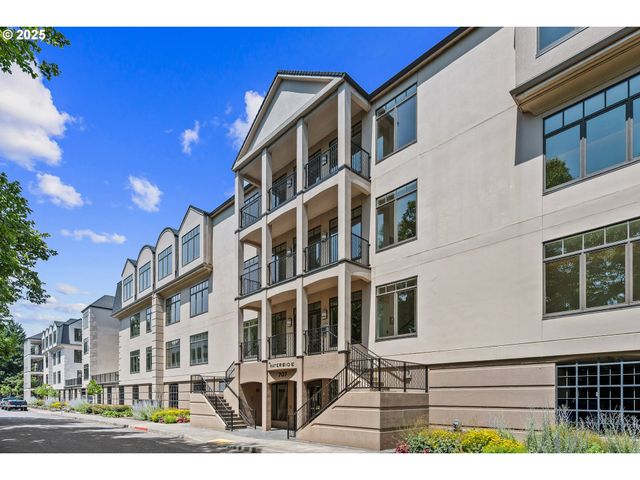 707 N HAYDEN ISLAND Dr 223, Portland, OR 97217