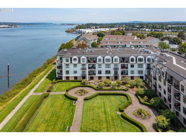 707 N HAYDEN ISLAND Dr 223, Portland, OR 97217