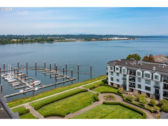 707 N HAYDEN ISLAND Dr 223, Portland, OR 97217