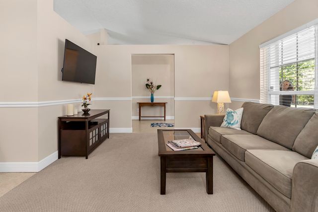 355 S 86th Ter S S, West Palm Beach, FL 33411